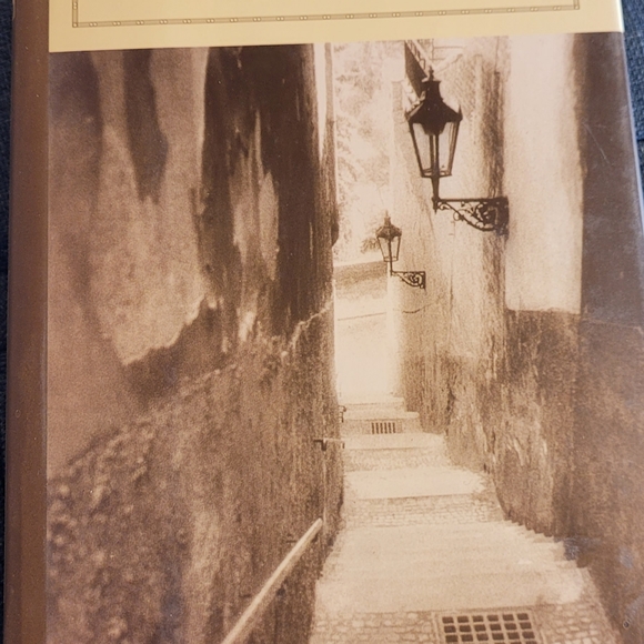 Books - Picture 7 of 8